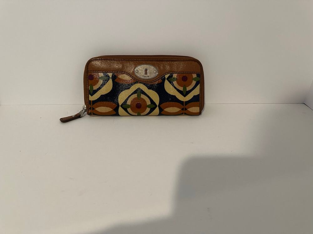 Fossil Keyper wallet bold floral  yellow print zipper wallet